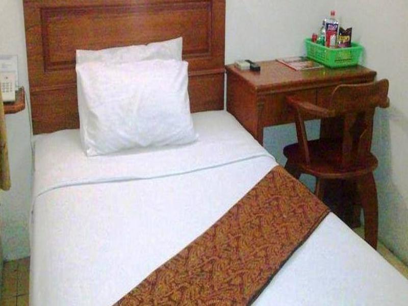 Oyo 1030 Hotel Bumi Asih Medan Exterior photo